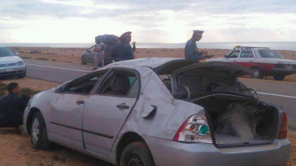 قتيل وجريحين في حادث سير بين طانطان وكلميم - صور