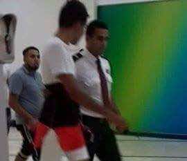 "طنجاويون" يحاصرون مثليا دخل مركزا تجاريا بملابس نسائية-فيديو