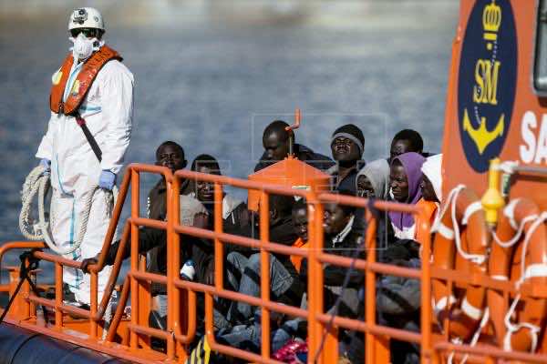 المغرب يفلح في صد اقتحام جماعي لـ800 مهاجر لسبتة