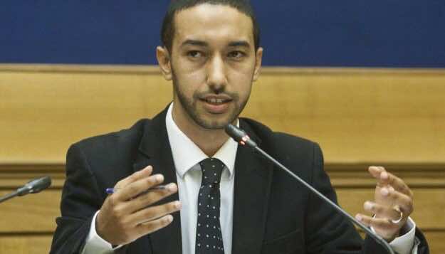 برلماني من أصل مغربي يسائل الحكومة الإيطالية حول موضوع النفايات