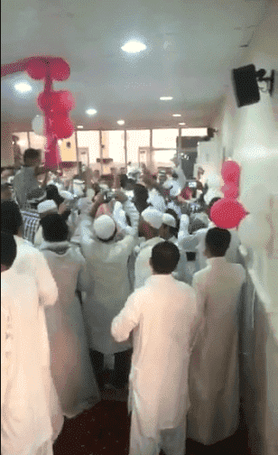 رقص وغناء داخل مسجد في السعودية -فيديو