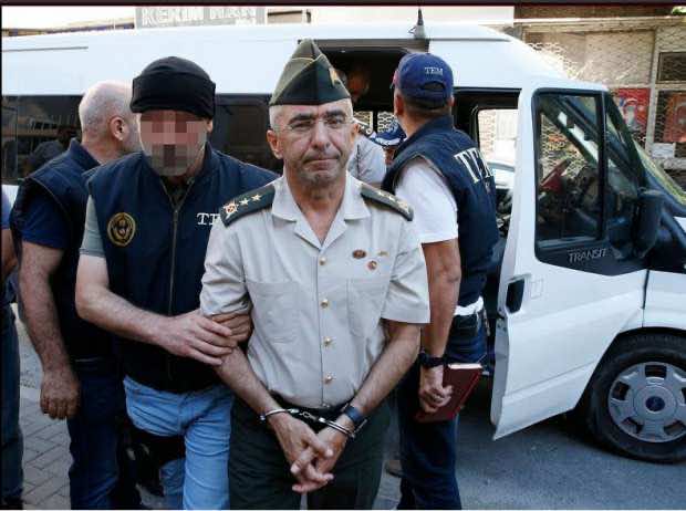 اعتقال قائد أركان جيش منطقة إيجه بتركيا الجنرال ممدوح حق بيلان_صور