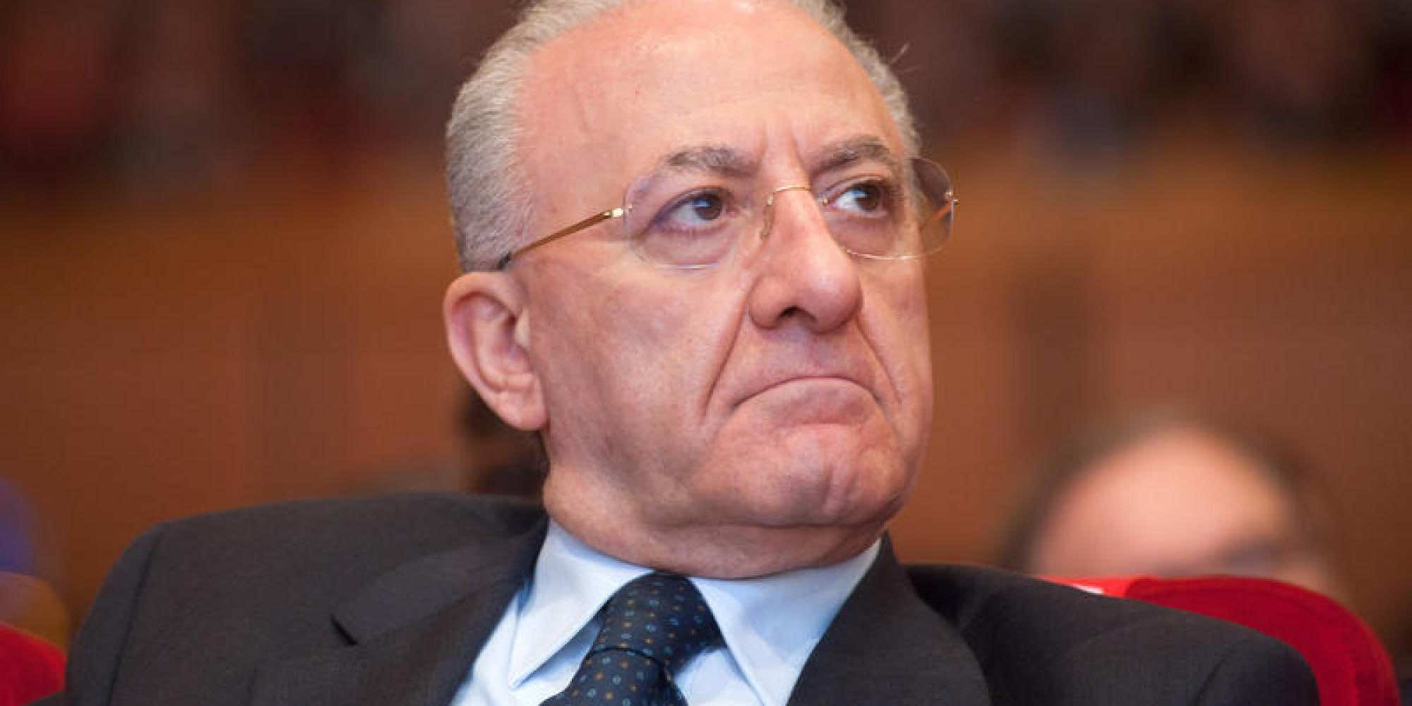 رئيس جهة "كامبانيا" يقاضي مواقع مغربية وإيطالية بسبب قضية النفايات