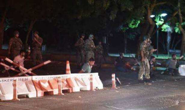 انفجار في مركز أمني بأنقرة وشهود عيان : هيلكوبتر عسكرية تطلق النار