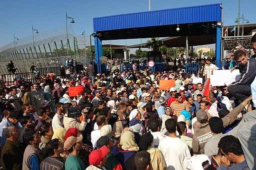 إسبانيا خائفة..منعت أزيد من 55 ألف شخص من دخول سبتة جلهم مغاربة