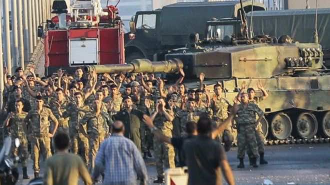 مسؤولون: تركيا تقتل 35 مسلحا كرديا بعد أن حاولوا اقتحام قاعدة