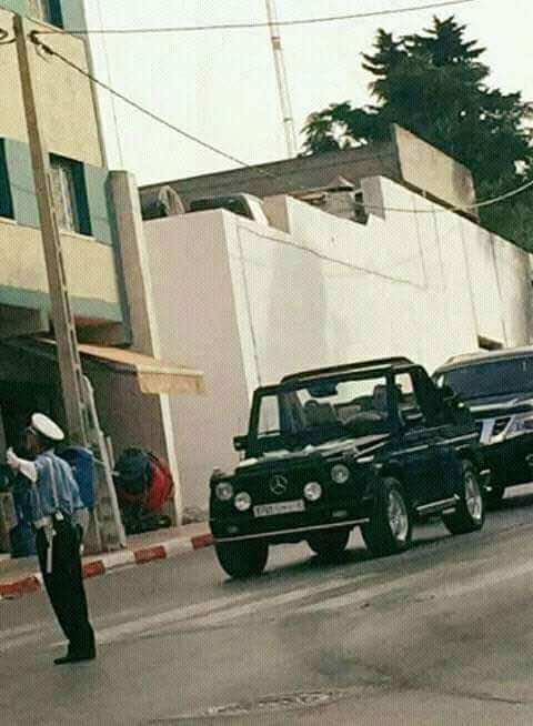الملك محمد السادس يتحول في شوارع الحسيمة