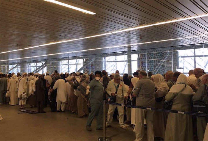 وصول أولى رحلات حج هذا العام إلى مطار المدينة المنورة
