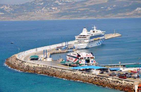 للمسافرين إلى اسبانيا عبر البحر..حركة النقل بين طنجة وطريفة موقفة