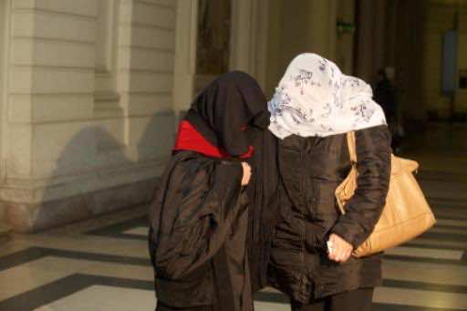 جدل بعد إطلاق سراح مغربية أدينت بـ 15 سنة سجنا بتهمة الإرهاب