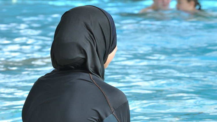 الأمم المتحدة تفصح عن موقفها إزاء قرارات حظر لباس البوركيني