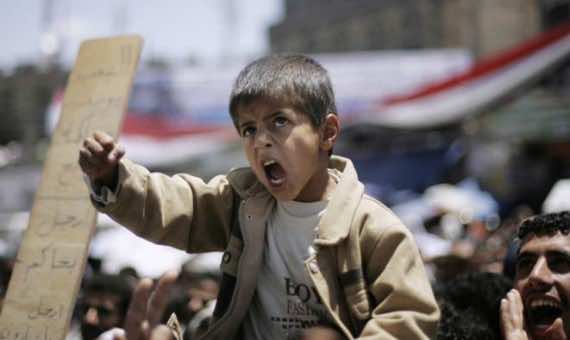 مقتل 10 أطفال يمنيين في غارة للتحالف العربي على مدرسة للقرآن