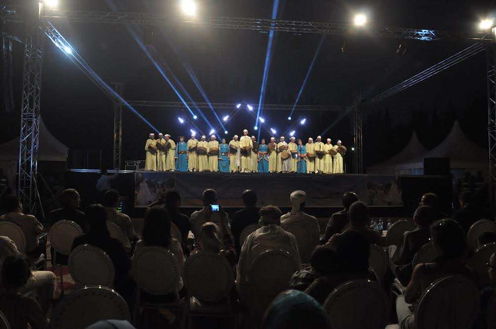 عشق فن أحيدوس يدفع جمهور الأطلس إلى متابعة الاختتام في جو ممطر