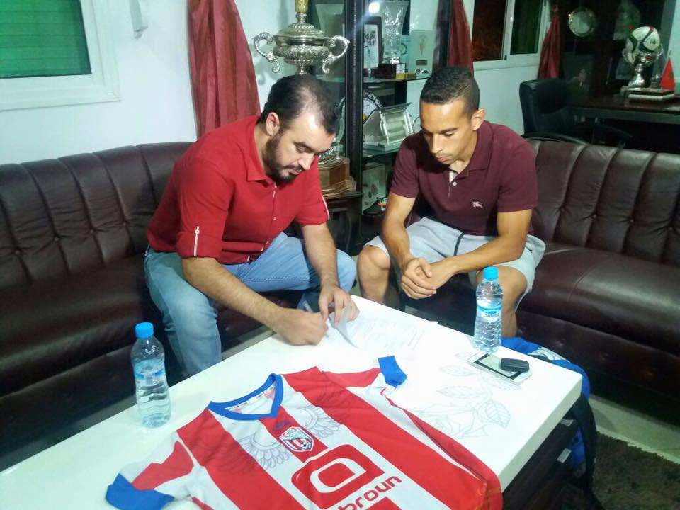 لاعب مطرود من الجيش يحط الرحال بتطوان-صور