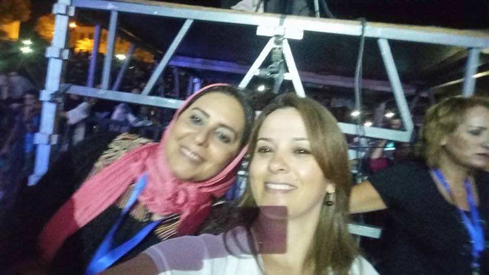 الوزيرة التقدمية افيلال تلتقط "سلفي" في حفل لطيفة رأفت- صورة