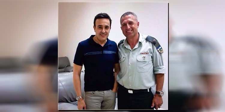 صابر الرباعي في قلب زوبعة بسبب صورة مع ضابط إسرائيلي