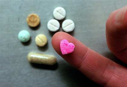 خطير.."LSD"/"DMT"/ "MDMA".. مخدرات جديدة تغزو المغرب - فيديو