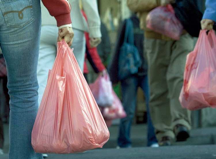 الجمارك تحجز 54 طنا من أكياس البلاستيك الممنوعة