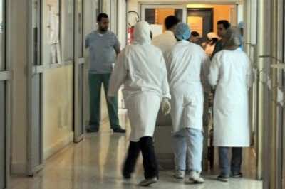 8 أشخاص يهاجمون مستشفى "إبن سينا" بالسلاح الأبيض لعلاج صديقهم