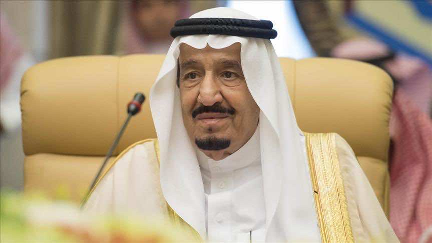 العاهل السعودي يصدر أوامر بإعفاء مسؤولين وتعيين نائب وزير الدفاع