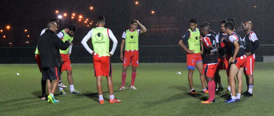 باتنة يٌواصل تدريباته مع الفتح ويرفض تجديد عقده
