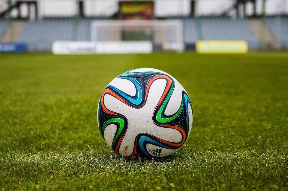 فريق كروي يقيل مدربه مرتين في أسبوع واحد!!