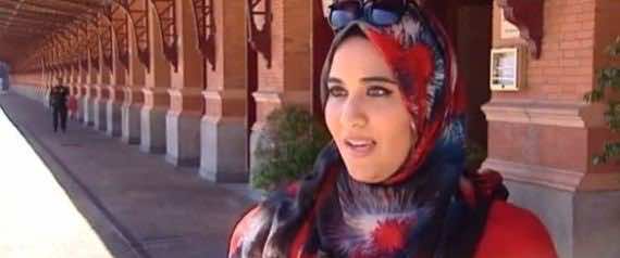 طالبة مسلمة تكسب معركتها مع معهدٍ منعها من الدراسة بسبب الحجاب- فيديو