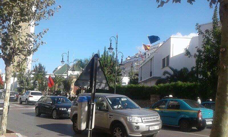 عاجل.. حقيبة "مشبوهة" أمام المدرسة الاسبانية بطنجة تستنفر الأمن