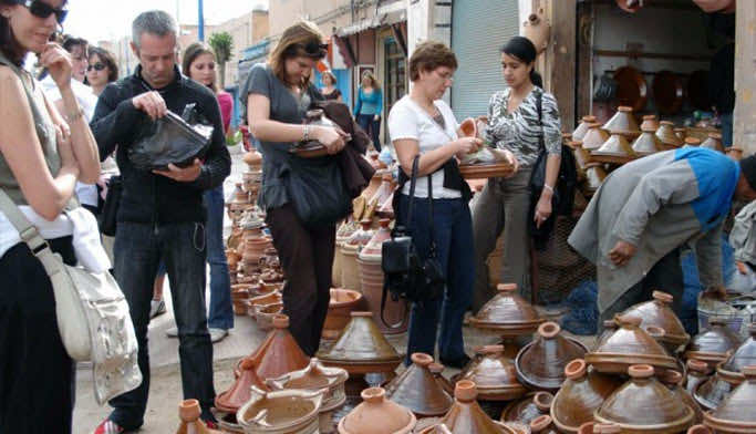 سائحتان هولنديتان تقطعان عطلتهما في المغرب بعد تعرضهما لاعتداء بشفرة حلاقة