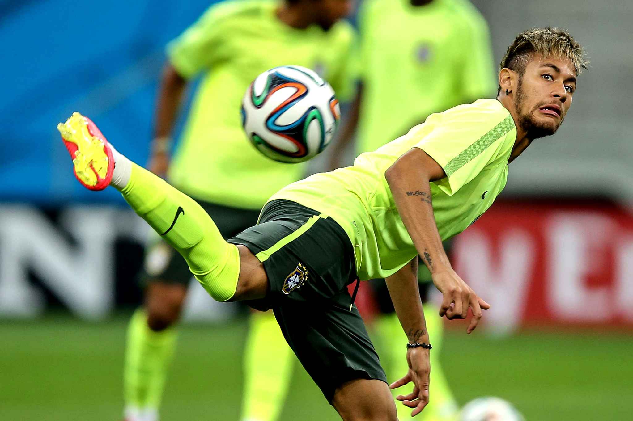 نيمار يعود مجددا إلى البرازيل