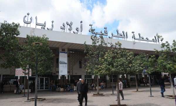 تسابق 3 حافلات بالمحطة الطرقية أولاد الزيان يودي بحياة امرأة