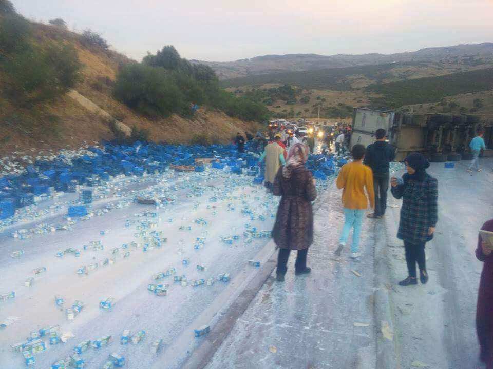 الطريق الوطنية بين طنجة وتطوان مقطوعة قرابة ساعة بسبب حادثة خطيرة