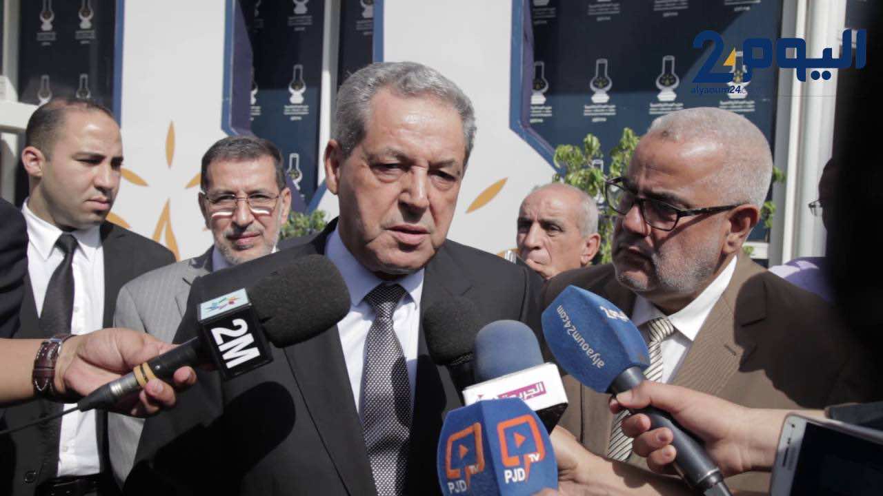 العنصر يشيد بالعثماني ويتجنب "التشبث بالاتحاديين"