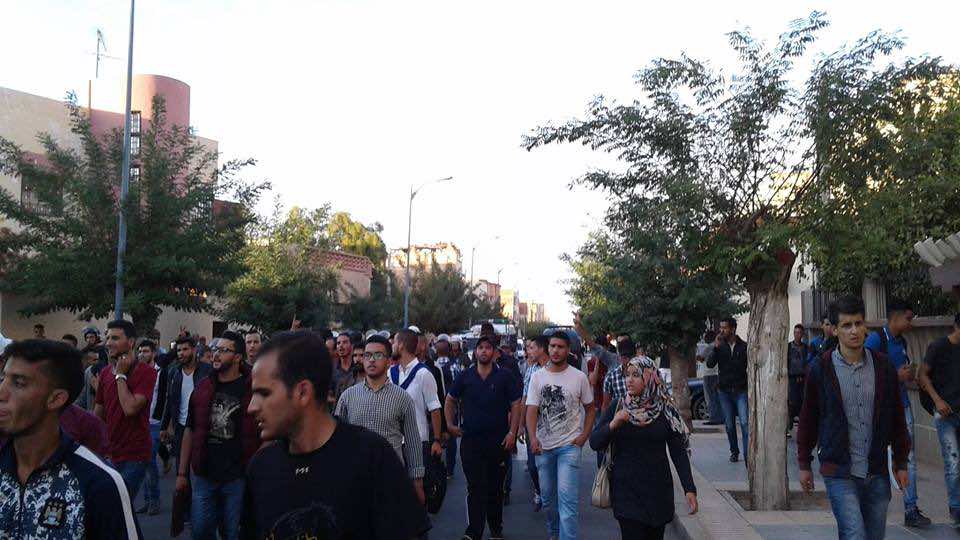 طلبة وجدة يضعون الجامعة على صفيح ساخن وسط استنفار أمني