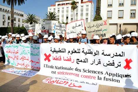 الحكومة تنهي أزمة طلبة مدارس الــ " ENSA"