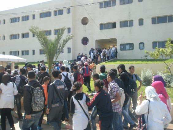 بمناسبة "كوب 22".. تلاميذ ينجزون لوحة فنية يصل طولها 120 مترا