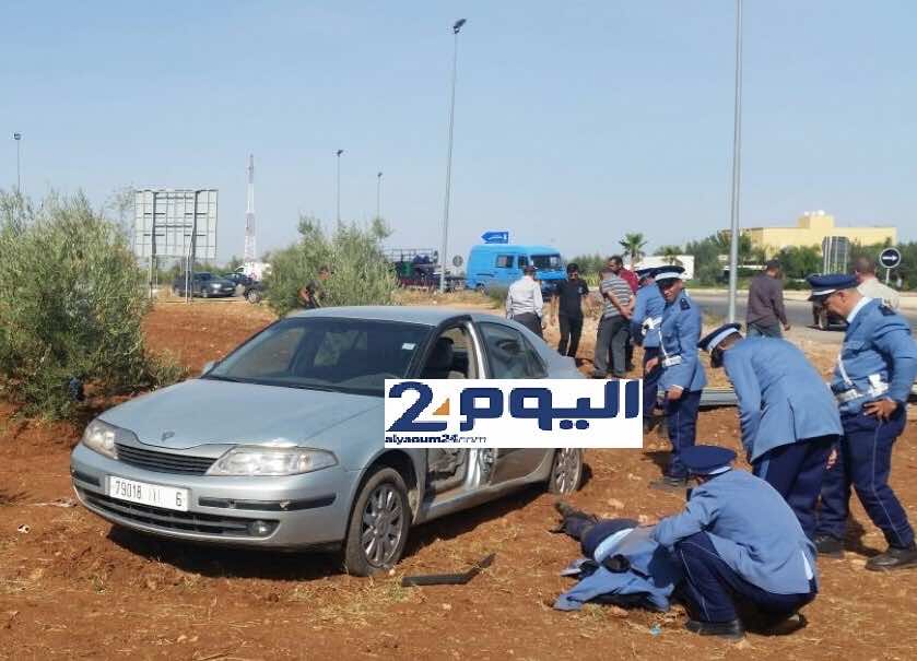 خطير.. سيارة تدهس جمركيين بالطريق السيار لفاس