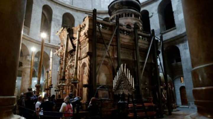 للمرة الأولى منذ نحو قرنين.. فتح قبر المسيح في القدس