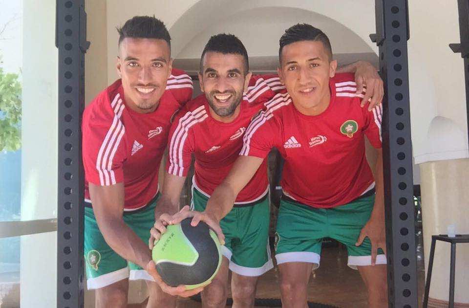فجر يرفض وصفه بـ"النجم" ويشيد بلاعبي المنتخب