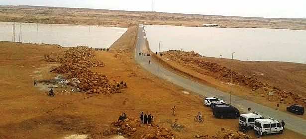 إعادة فتح الطريق الوطنية رقم 14 الرابطة بين السمارة وطانطان