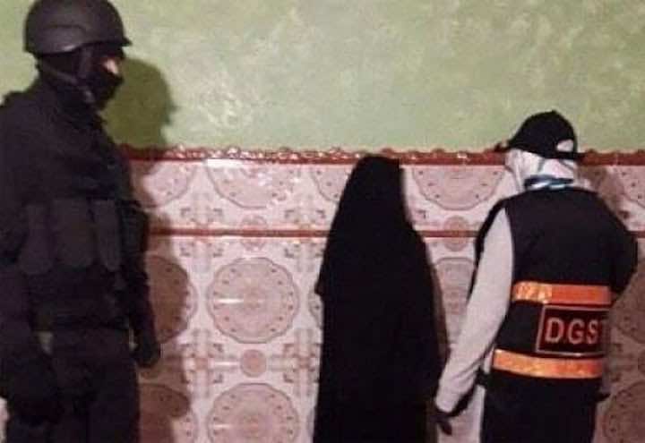 آباء "خلية النساء العشرة" يبرؤون بناتهن ويُدينون "التشهير" بهن