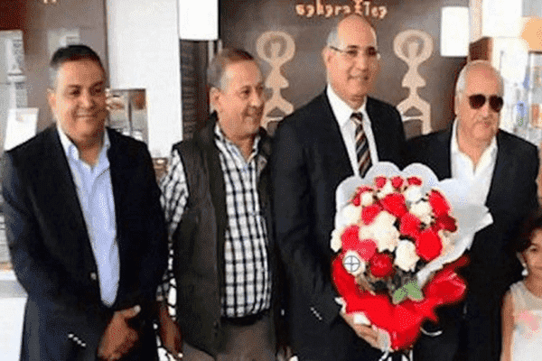 الزاكي يحل بالجزائر ويبدأ رسمياً مهامه في تدريب بلوزداد