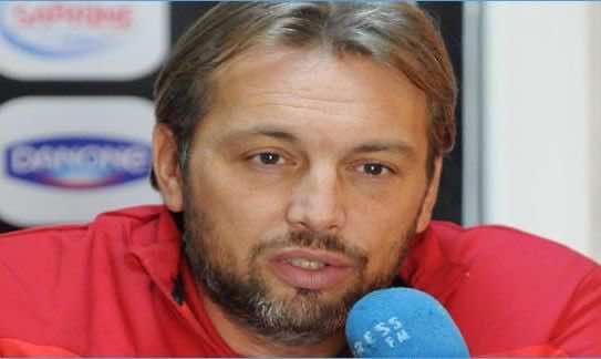 مدرب الوداد يشيد بلاعبيه ويؤكد استعداده للديربي