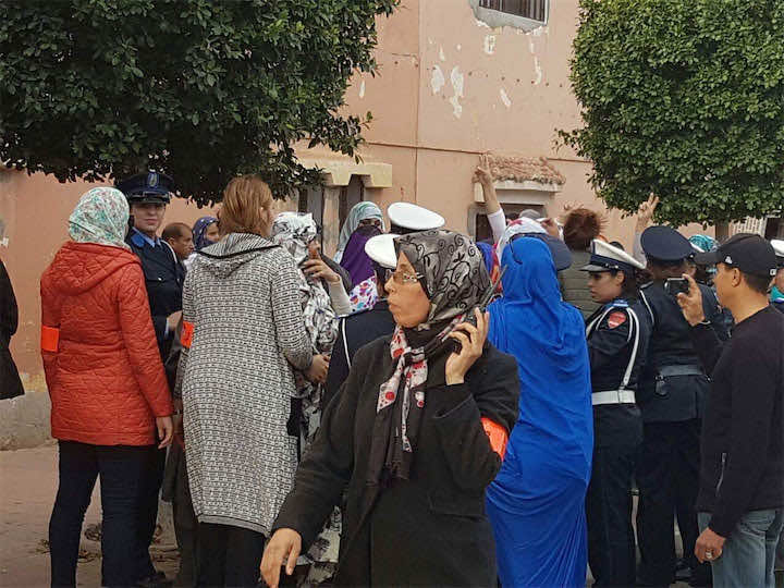 فرقة أمنية نسائية لتفريق الاحتجاجات "النسوية" تنطلق من العيون - صور