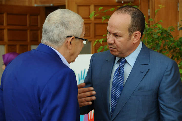 عيوش لا يتعب من الدفاع عن الدارجة وجديده قاموس لـ"لغة الشارع"