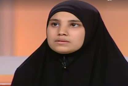 طفلة تنجب طفلين تروي تفاصيل زواجها وحملها وكيف غارت من ابنتها - فيديو!