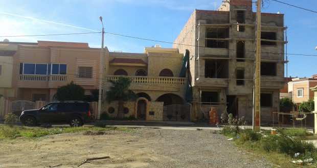 مهاجرون يصلون مع شركات العقار إلى القضاء بالسعيدية
