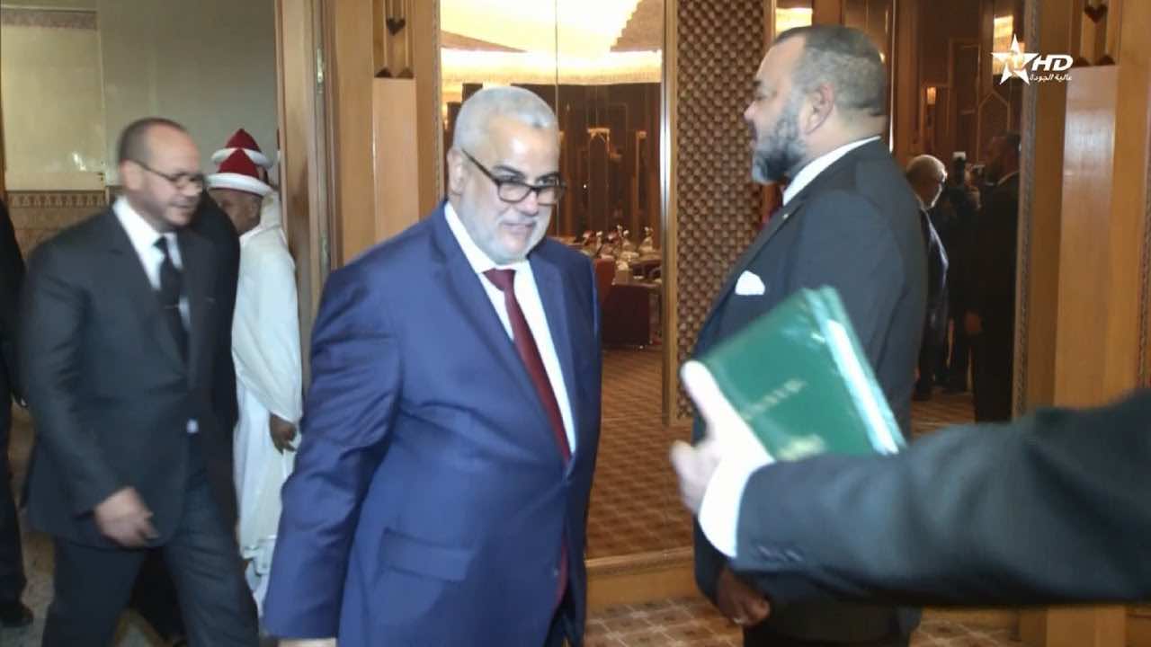 لأول مرة منذ التعيين.. بنكيران يلتقي الملك بالبيضاء ولا حديث بينهما عن "البلوكاج"