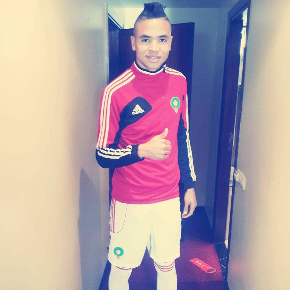 لاعب أساسي في تشكيلة رونارد يلتحق بدوري الدرجة الثالثة الإسباني قبل "الكان"