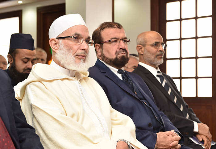 نادية ياسين تغيب عن الذكرى الرابعة لوفاة والدها وعلاقتها بالجماعة شبه مقطوعة
